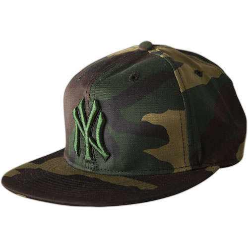 Basecap New York III featuring a camouflage look and 3D application